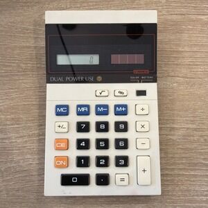 Casio electronic calculator 6" L  x 4" W Vintage Model Js-20 With Batteries